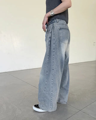 Side-out seam pleated denim pants