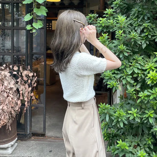 Soft half-sleeve knit