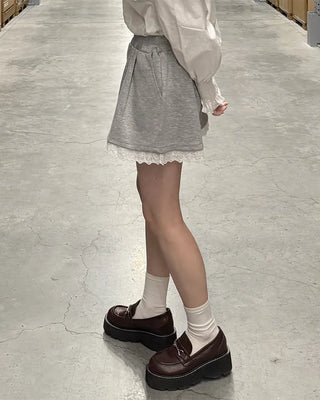 Lace banding shorts