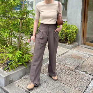 Ribbed round neck knit