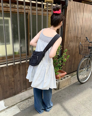 Pocket shoulder bag