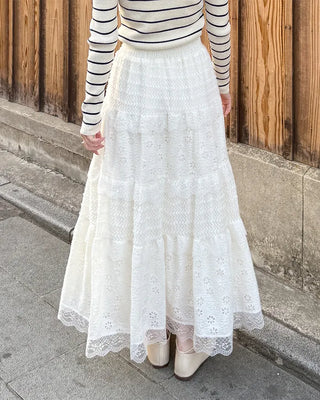 Flower punched long skirt