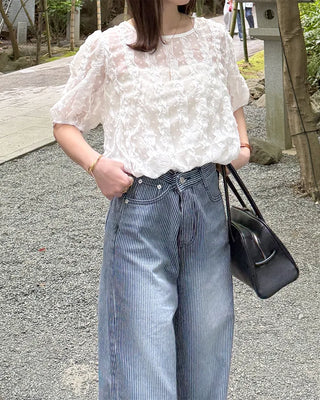 Seersucker frill short-sleeved blouse