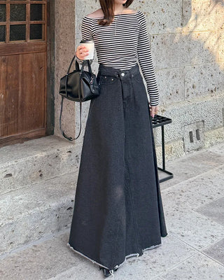 Classic Border Off-Shoulder Long Sleeve T-Shirt