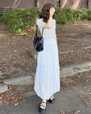 Striped short-sleeved off-shoulder T-shirt