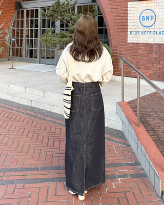Non-faded H-line denim skirt