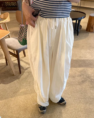 (Unisex) Back Elastic Wide Fit Nylon Pants