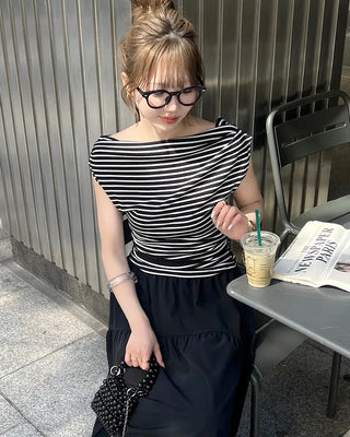 Striped off-shoulder short-sleeved T-shirt