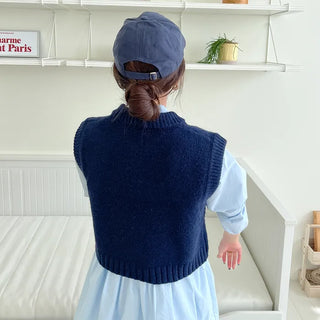Zip-up knit vest