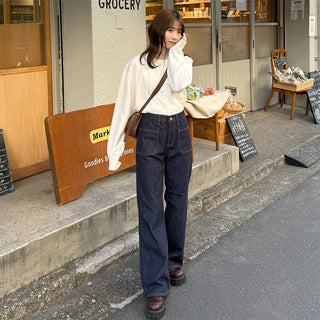 Pocket-stitched bootcut low-rise denim
