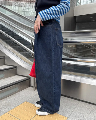Wide-fit pintuck denim pants