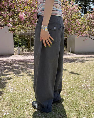 Flap pocket curved fit cotton pants
