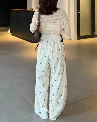 Loose-fitting perforated knit