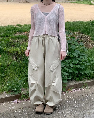 Cargo pants with elastic waistband and drawstring
