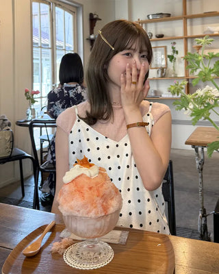 Simple summer short-sleeved knit