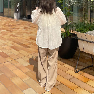 Button-point blouse