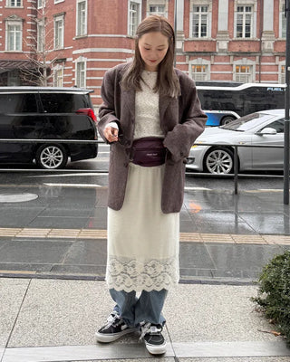 Lace-point skirt