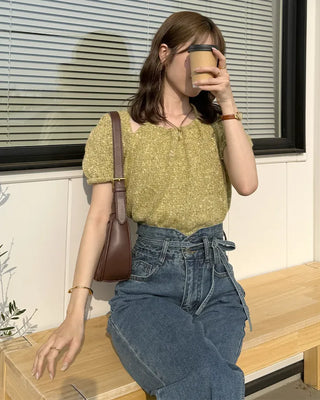 Strap high-waisted denim pants