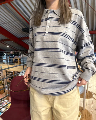 Loose-fitting color-border knit