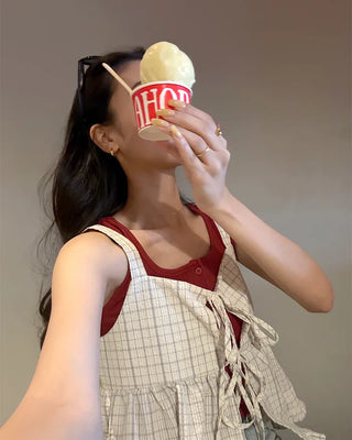Button-up simple sleeveless top