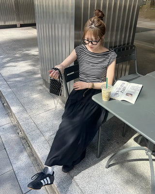 Striped off-shoulder short-sleeved T-shirt