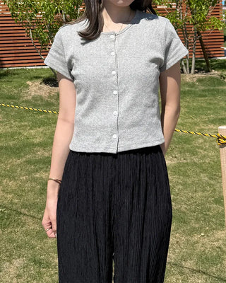 Flower punched short-sleeved cardigan