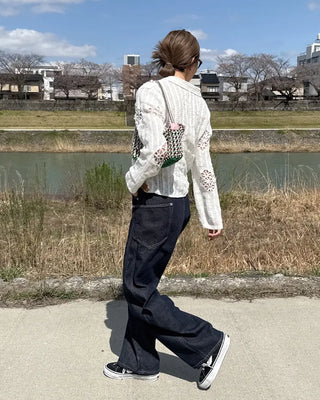 Lace-point color cardigan