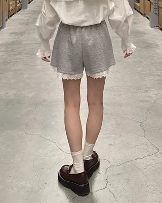 Lace banding shorts