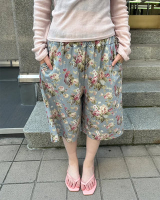 Flower pattern Bermuda shorts