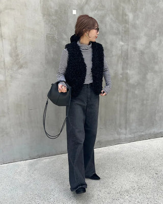 Striped half-turtleneck cut and sew