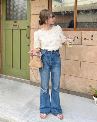 Embossed puff blouse