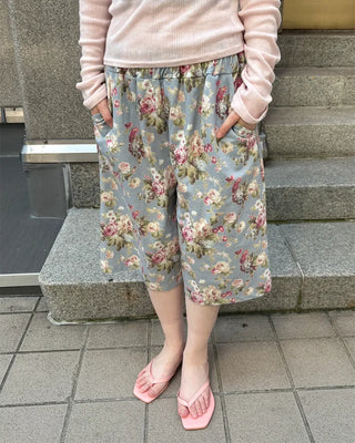 Flower pattern Bermuda shorts