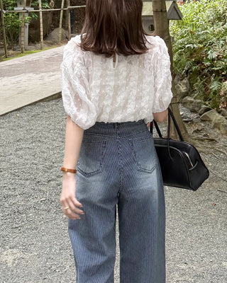 Seersucker frill short-sleeved blouse