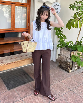 Pleated sleeveless blouse