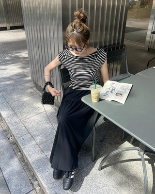 Striped off-shoulder short-sleeved T-shirt