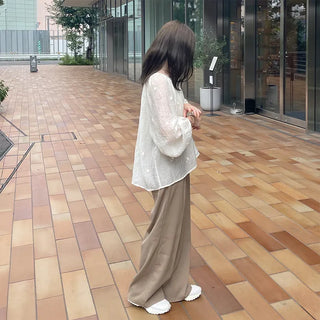 Button-point blouse