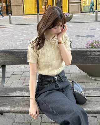 Round neck cable knit short sleeve knit