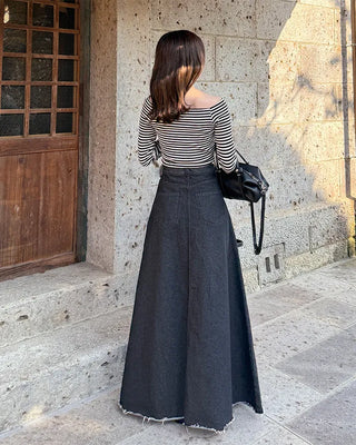 Classic Border Off-Shoulder Long Sleeve T-Shirt