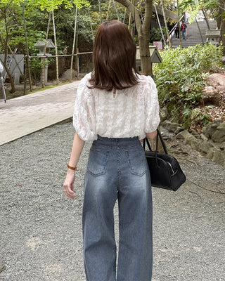 Seersucker frill short-sleeved blouse