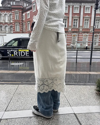 Lace-point skirt
