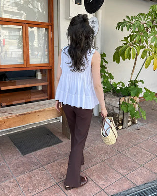 Pleated sleeveless blouse