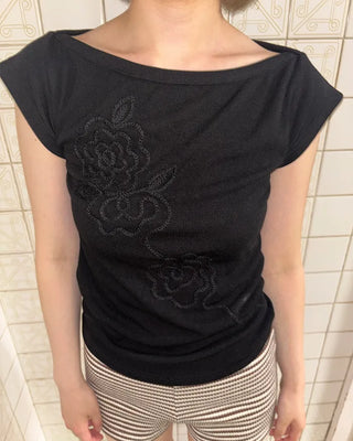 Flower embroidered short-sleeved T-shirt