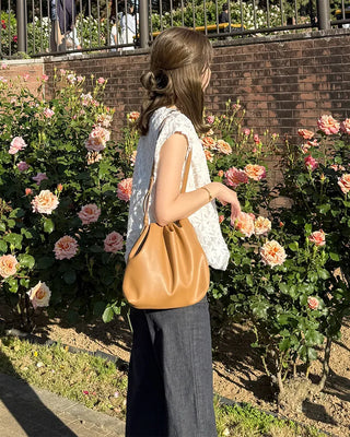 Flower pattern sleeveless blouse