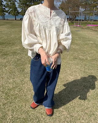 Jacquard lace balloon flare blouse
