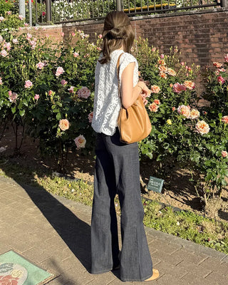 Flower pattern sleeveless blouse