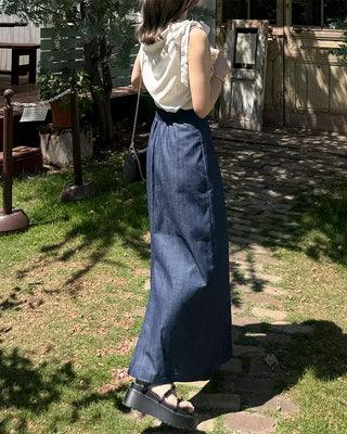 One-shoulder polka dot sleeveless top