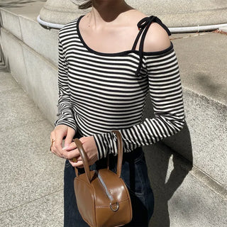 Asymmetrical Shoulder Crop Border T-Shirt
