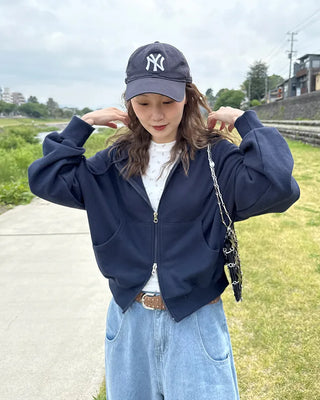 Two-way hooded zip-up