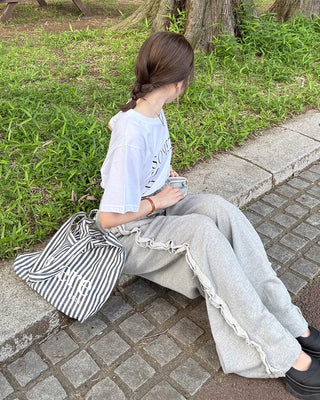 Side-frill sweatpants