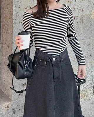 Classic Border Off-Shoulder Long Sleeve T-Shirt